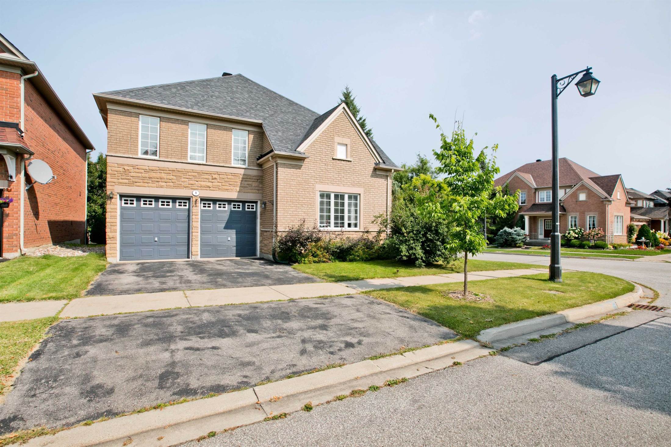 1 Apollo Dr richmond hill FOR SALE